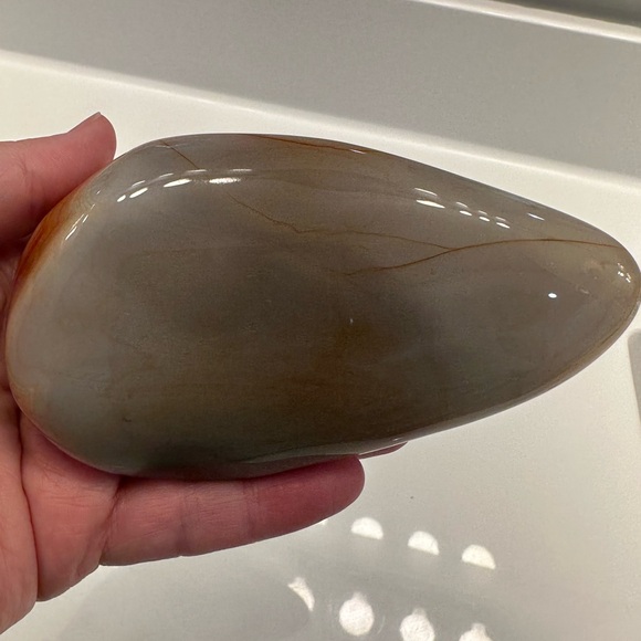 Carnelian Palm Stone - Picture 2 of 3